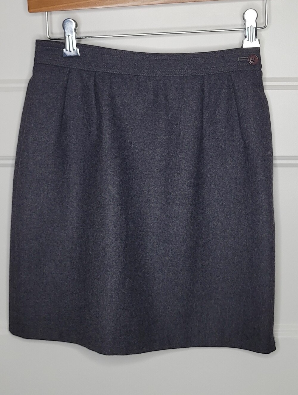 Vintage Valentino Miss V grey wool skirt Size 38/4
